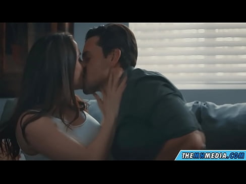 ❤️ Ρομαντικό σεξ με μια καλή μαμά με πλούσιο στήθος ☑ Πόρνο ️